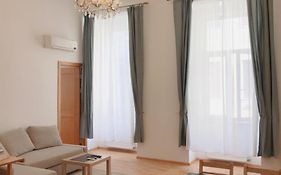 W&B Elegant Apartment Near The Zsinagogak